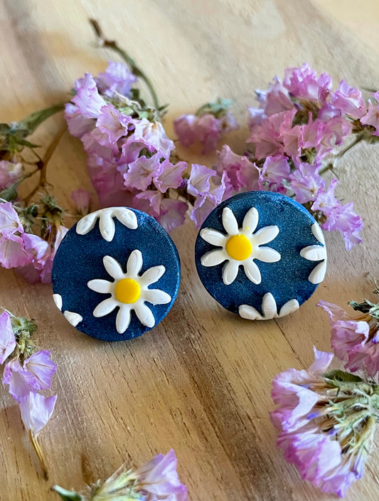 Daisy Studs - Round